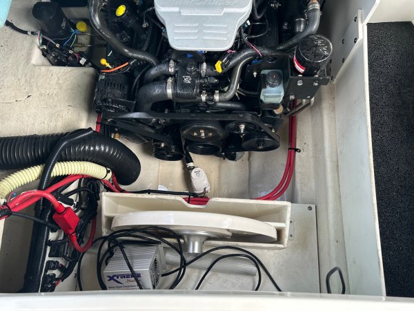 Used 2010  powered Sea Ray Boat for sale